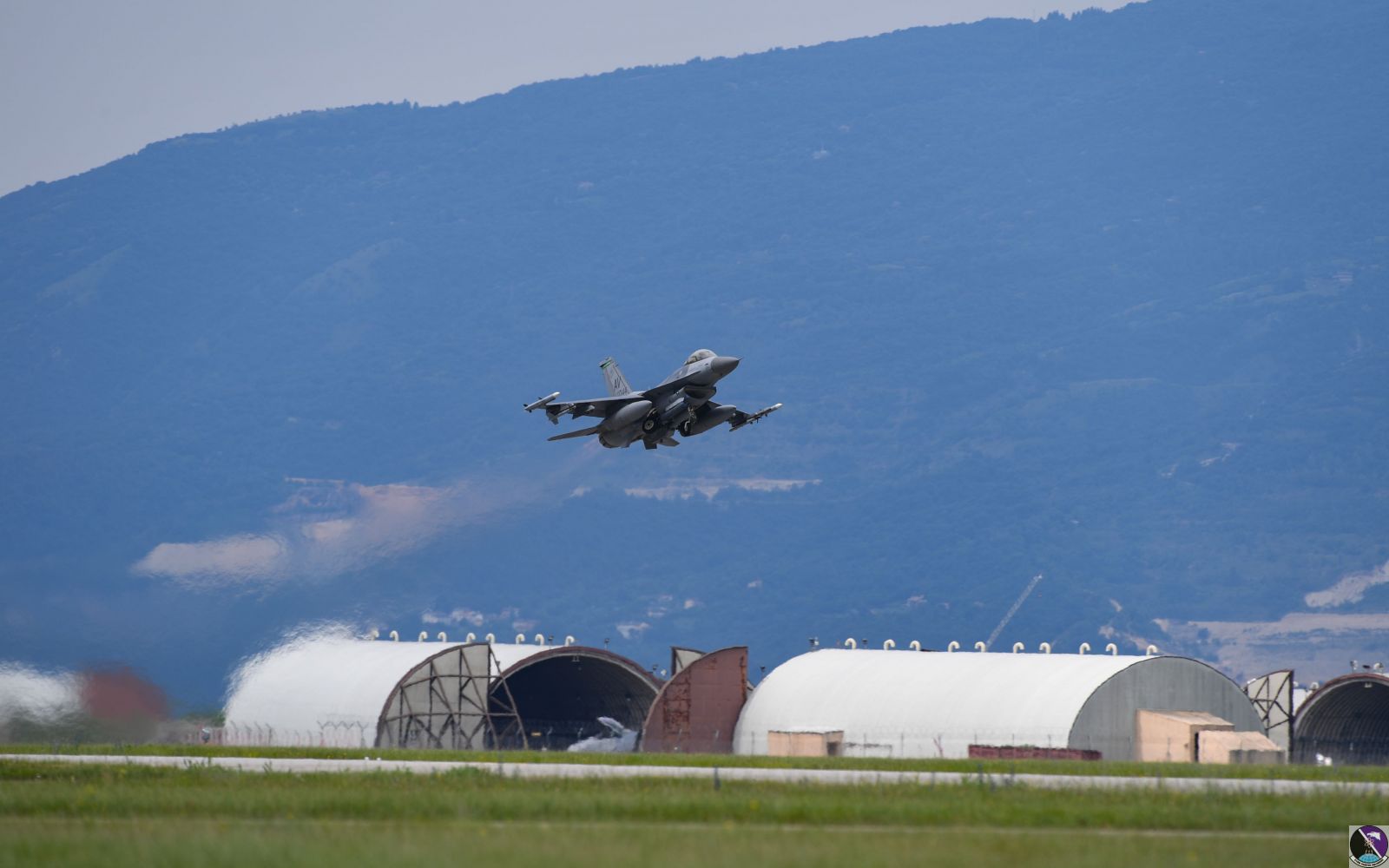 Fighting Falcons Take Off From Aviano